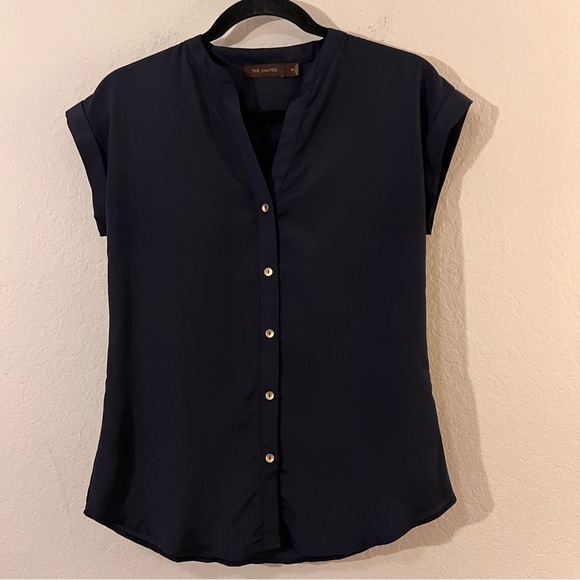 The Limited Tops - The Limited Black Short Sleeve Polyester Blouse – Size XS – Button-Up